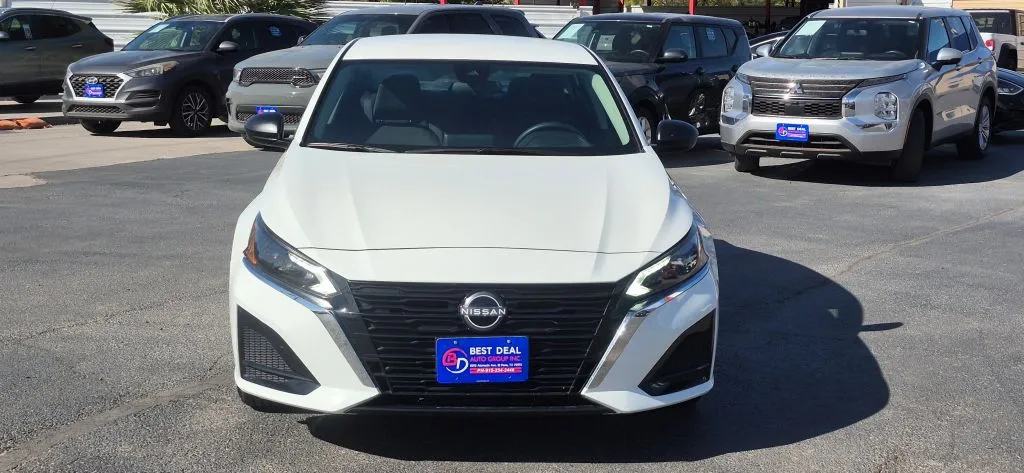 2025 Nissan Altima SV - Photo 9