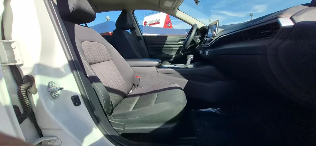2025 Nissan Altima SV - Photo 13