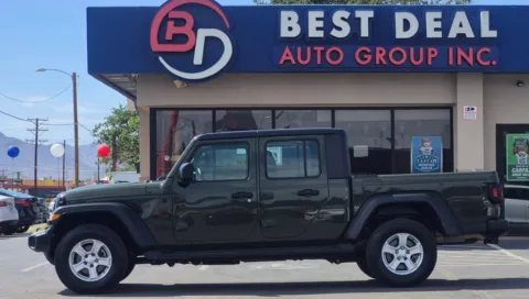Green 2022 Jeep Gladiator Sport Pickup 4D 5 ft for sale in El Paso, TX