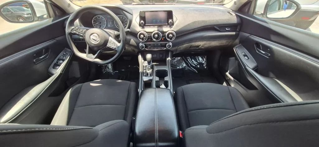 Nissan Sentra photo 14