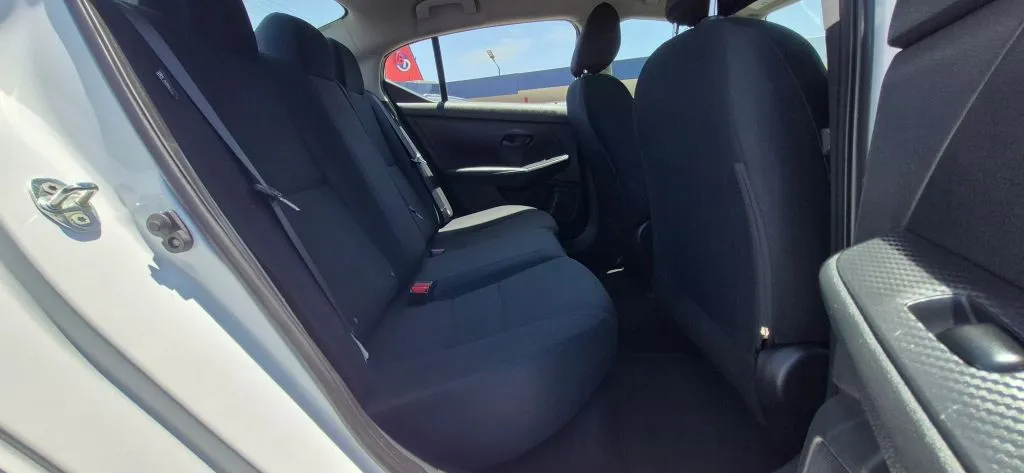 Nissan Sentra photo 12