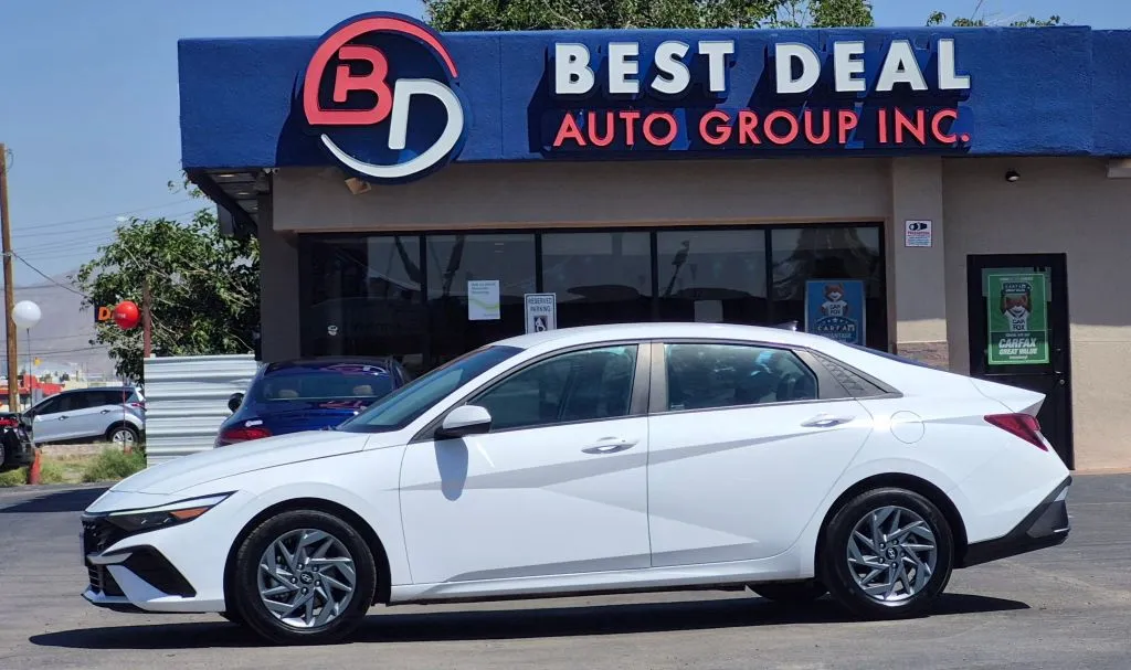 White 2024 Hyundai Elantra SEL Sedan 4D for sale in El Paso, TX