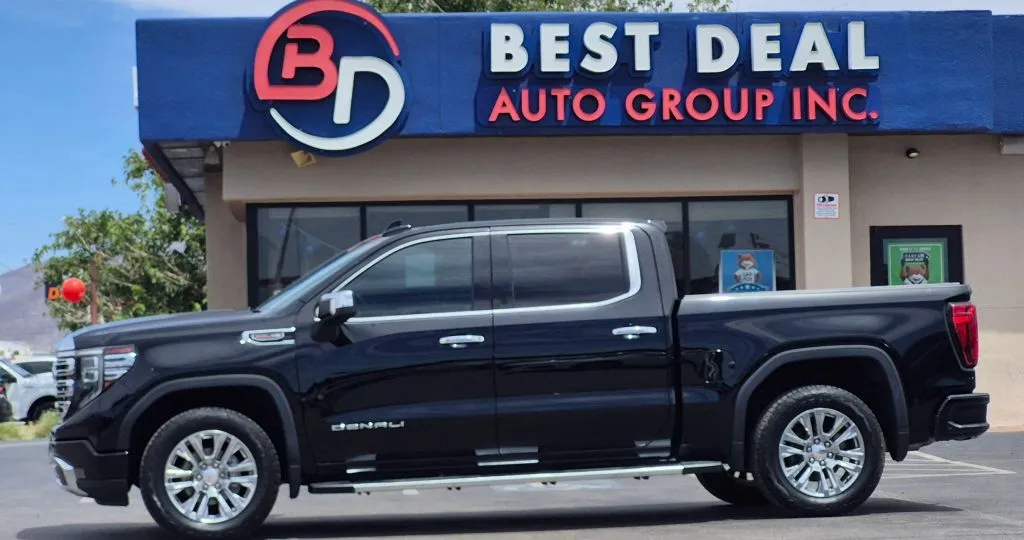 2023 GMC Sierra 4WD Crew Cab Short Box Denali's photo