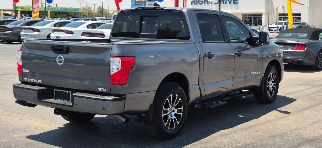 Nissan Titan photo 6