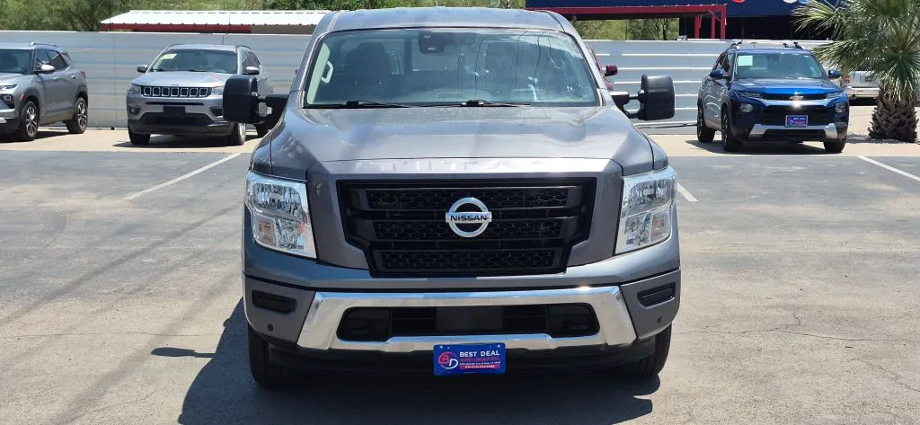 Nissan Titan photo 9