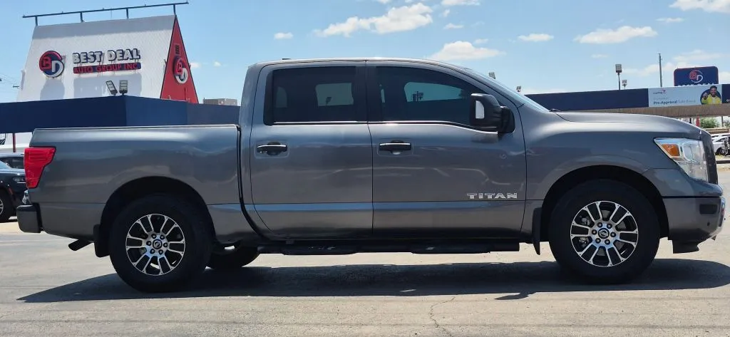 Nissan Titan photo 7