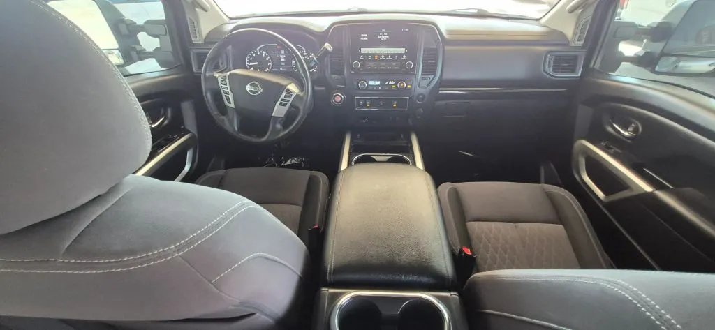 Nissan Titan photo 15