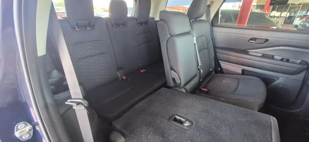 Nissan Pathfinder photo 14