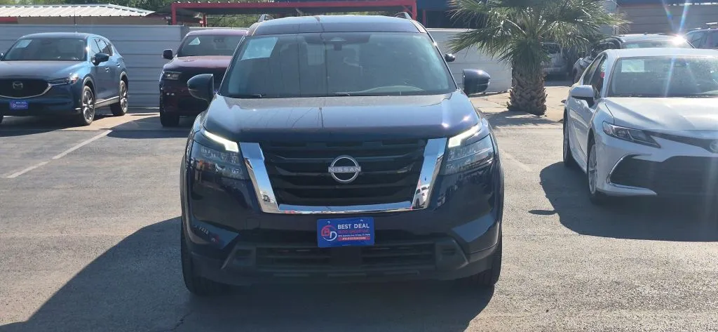 Nissan Pathfinder photo 9