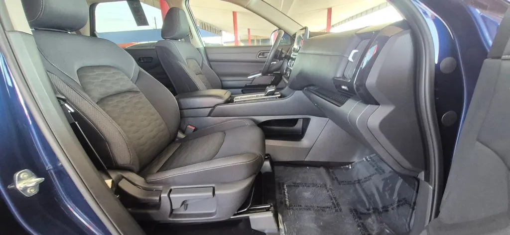 Nissan Pathfinder photo 16