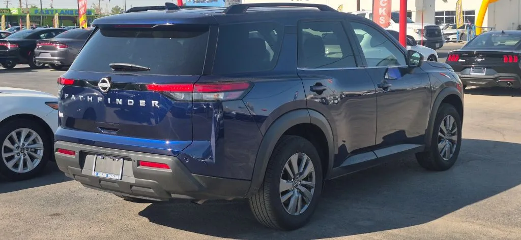 Nissan Pathfinder photo 6