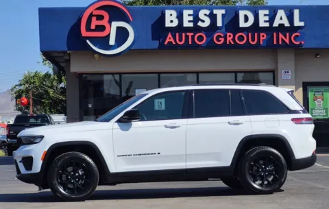 White 2024 Jeep Grand Cherokee Altitude Sport Utility 4D for sale in El Paso, TX