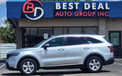 Silver 2022 Kia Sorento LX Sport Utility 4D for sale in El Paso, TX