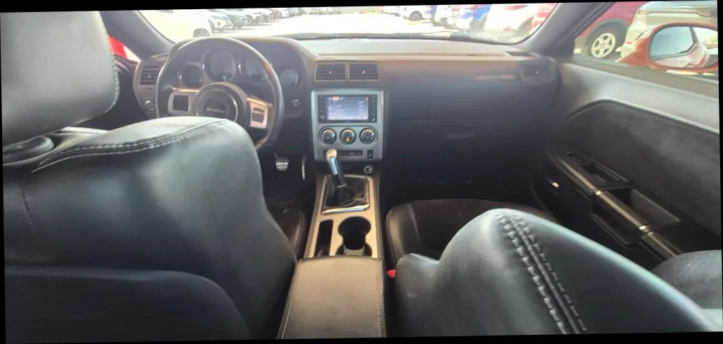 Dodge Challenger photo 16