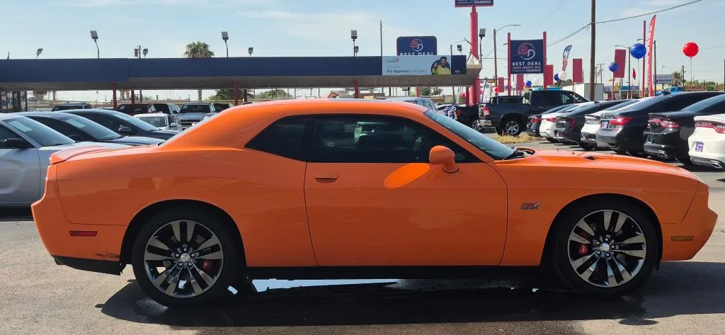 Dodge Challenger photo 7
