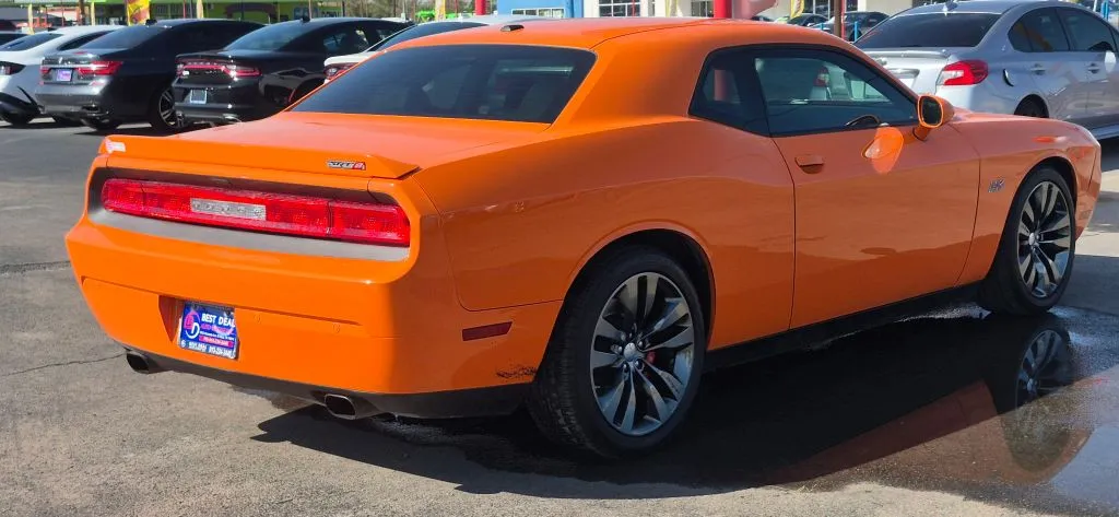 Dodge Challenger photo 6