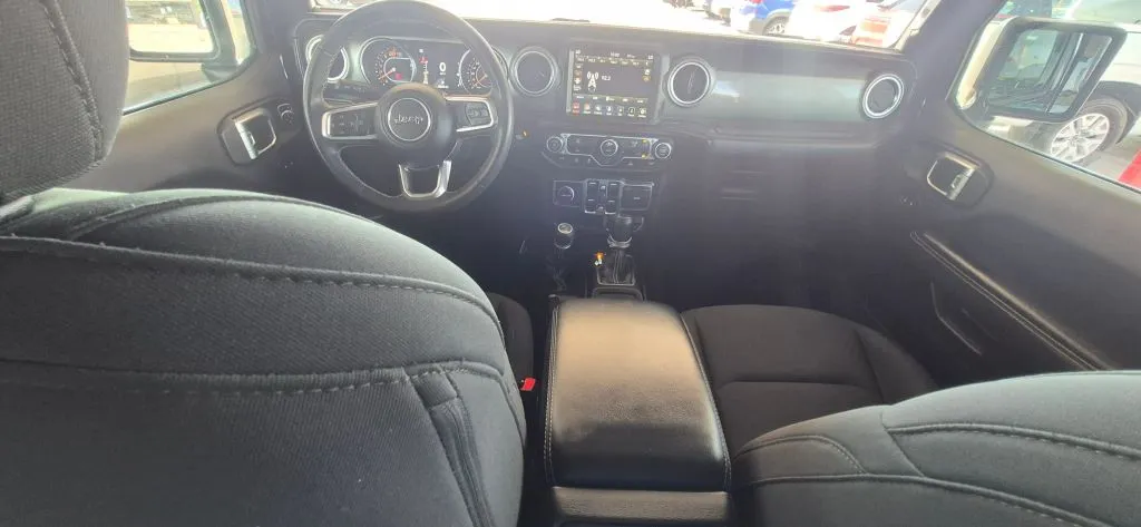 Jeep Wrangler photo 15