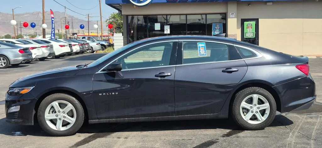 Chevrolet Malibu photo 3