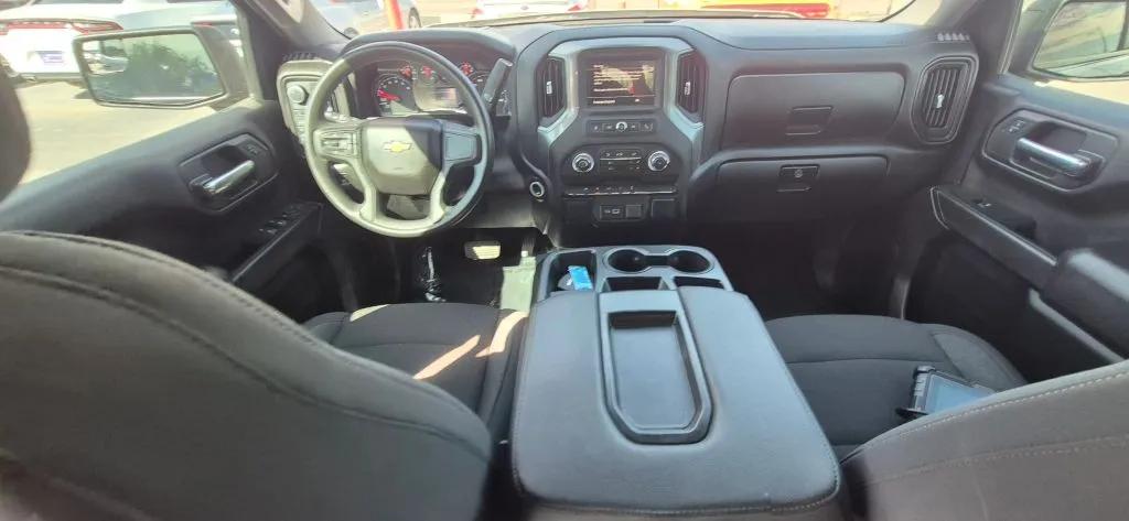Chevrolet Silverado photo 15
