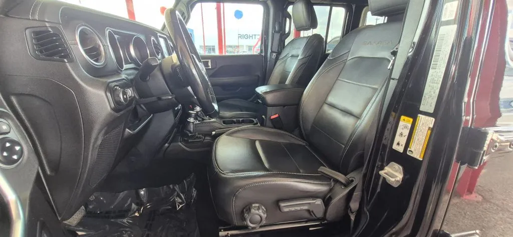 Jeep Wrangler photo 11