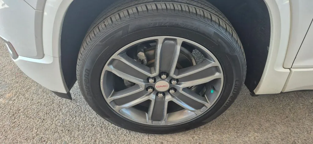 GMC Acadia photo 20