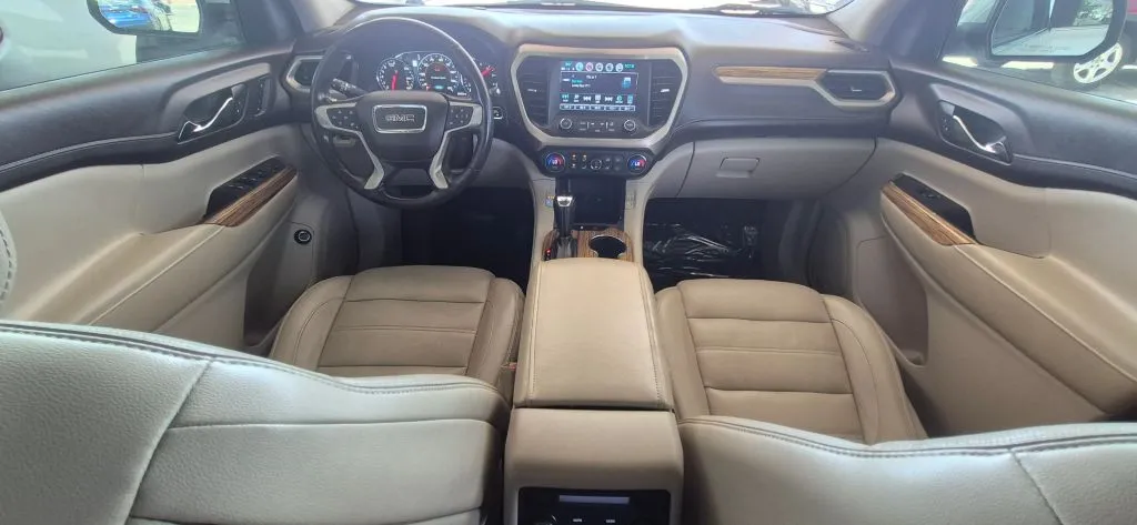 GMC Acadia photo 17