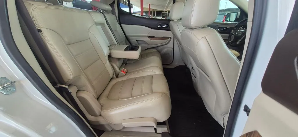 GMC Acadia photo 15