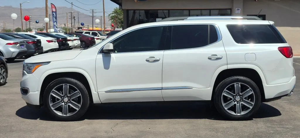 GMC Acadia photo 3