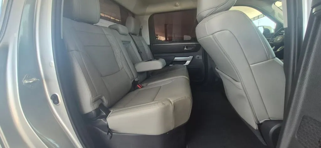 Toyota Tundra photo 13