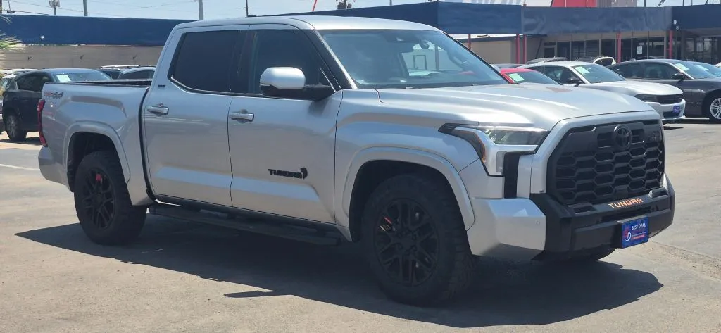 Toyota Tundra photo 8