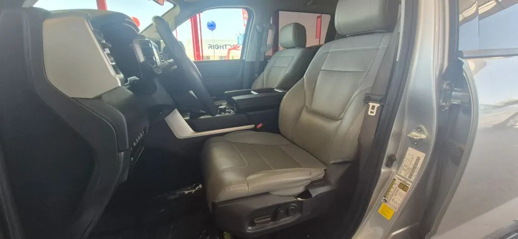 Toyota Tundra photo 11