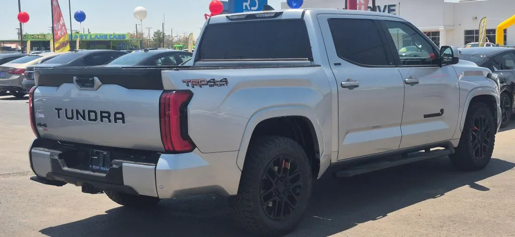 Toyota Tundra photo 6