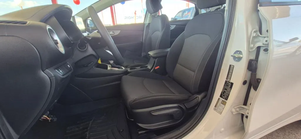 Kia Forte photo 11