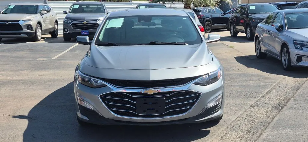 Chevrolet Malibu photo 9