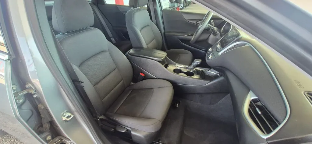 Chevrolet Malibu photo 14