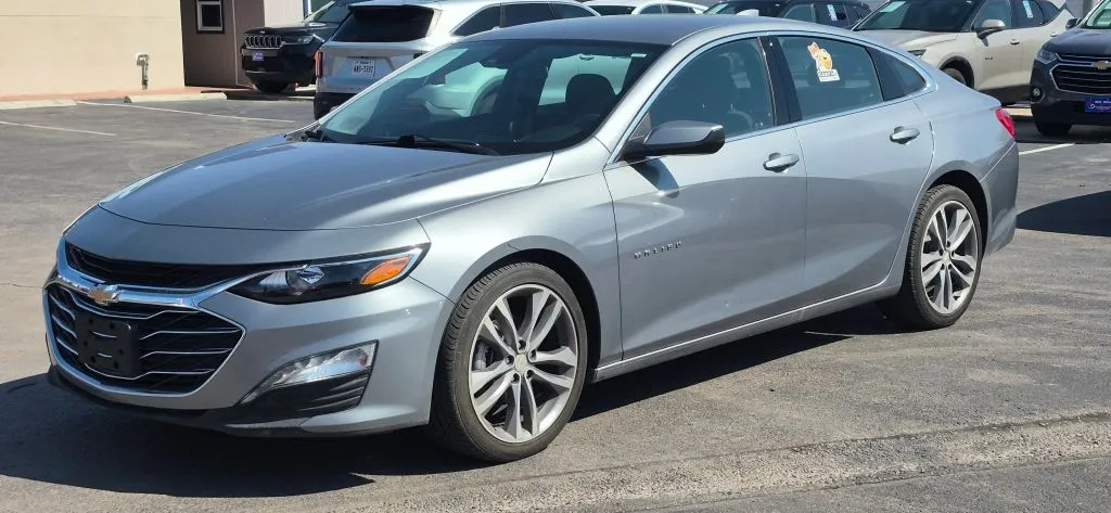 Chevrolet Malibu photo 2
