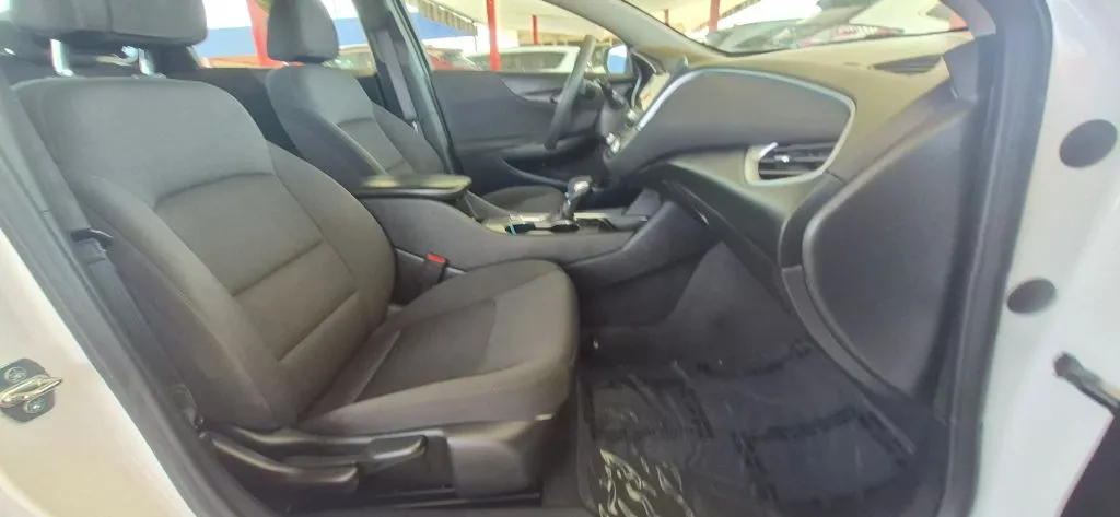 Chevrolet Malibu photo 14