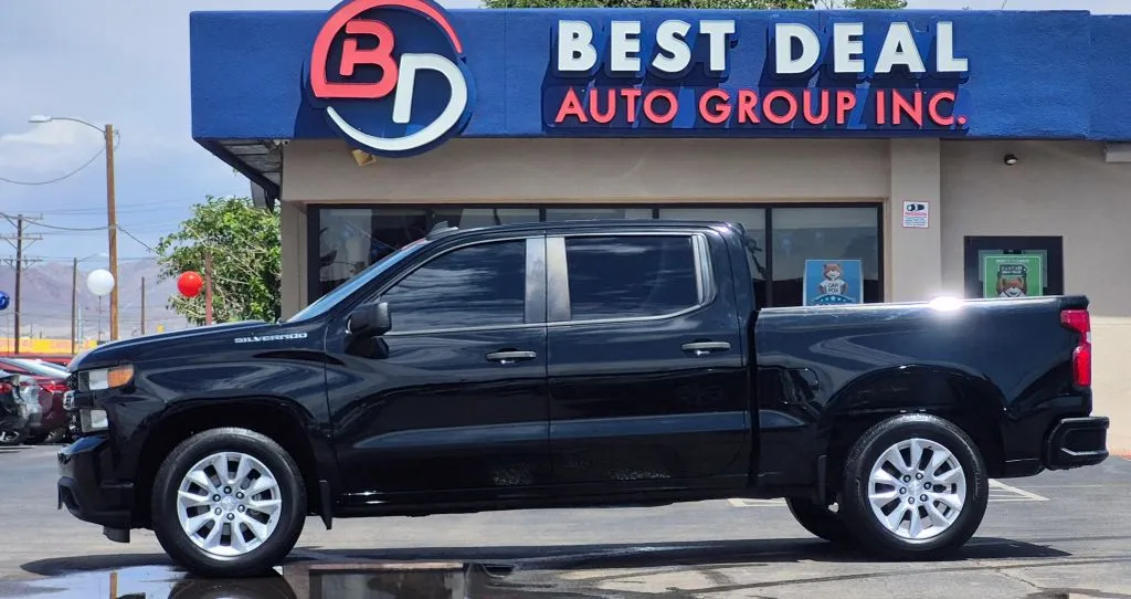 2022 Chevrolet Silverado 1500 Limited Crew Cab Custom Pickup 4D 5 3/4 ft for sale in El Paso, TX