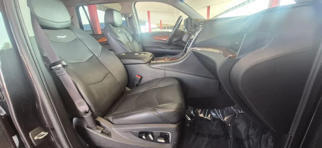 Cadillac Escalade photo 17