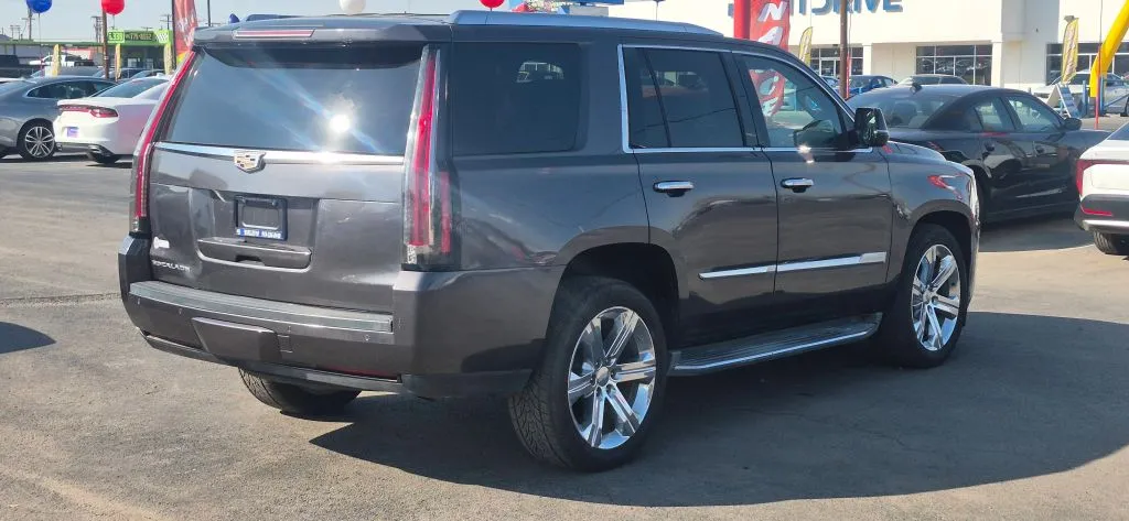Cadillac Escalade photo 6