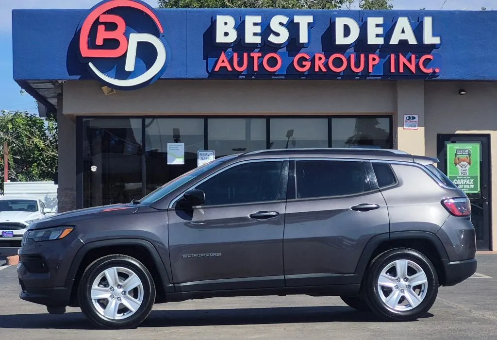 Gray 2022 Jeep Compass Latitude Sport Utility 4D for sale in El Paso, TX