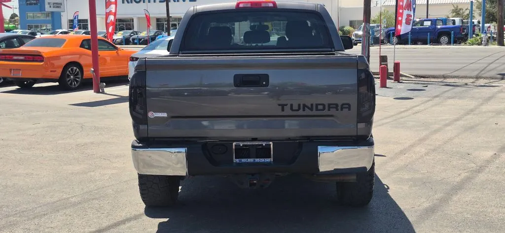 Toyota Tundra photo 5