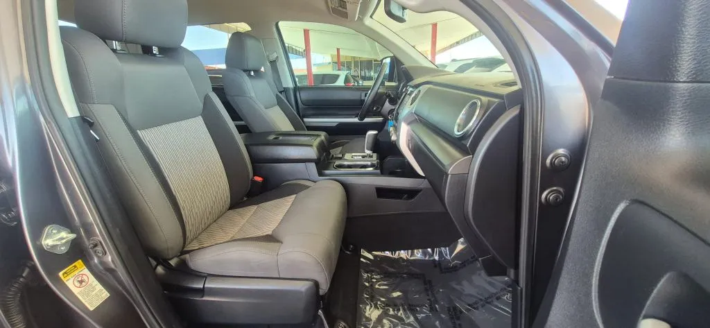 Toyota Tundra photo 14