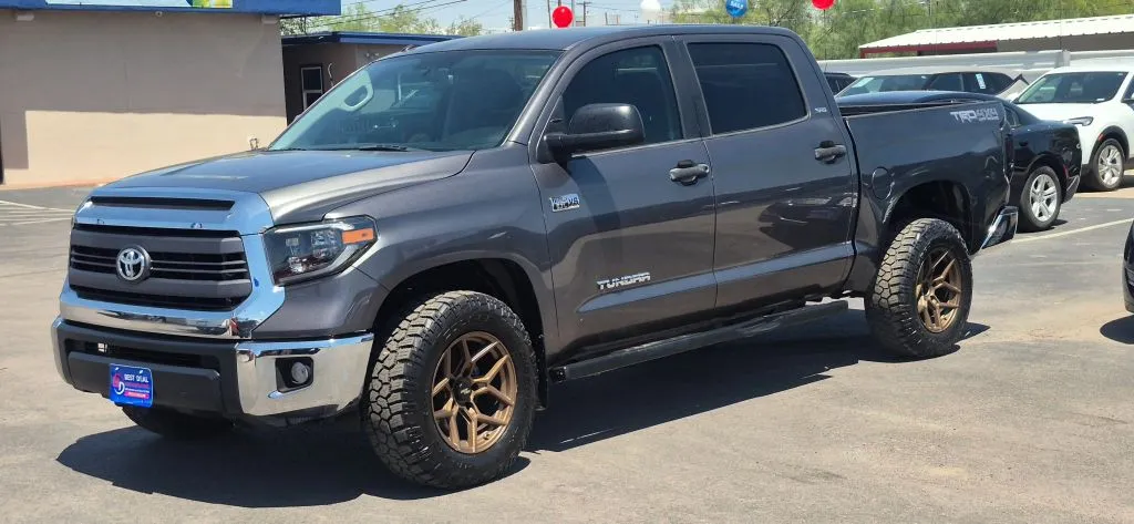 Toyota Tundra photo 2