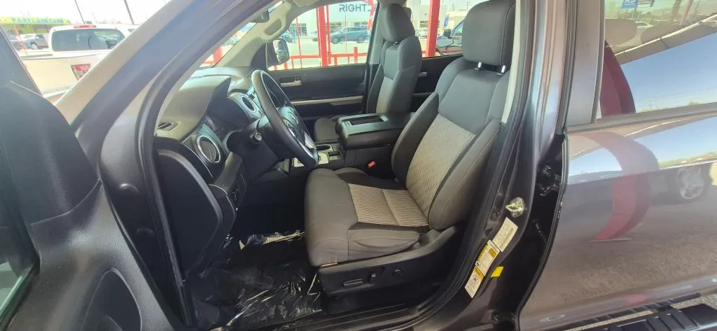 Toyota Tundra photo 11