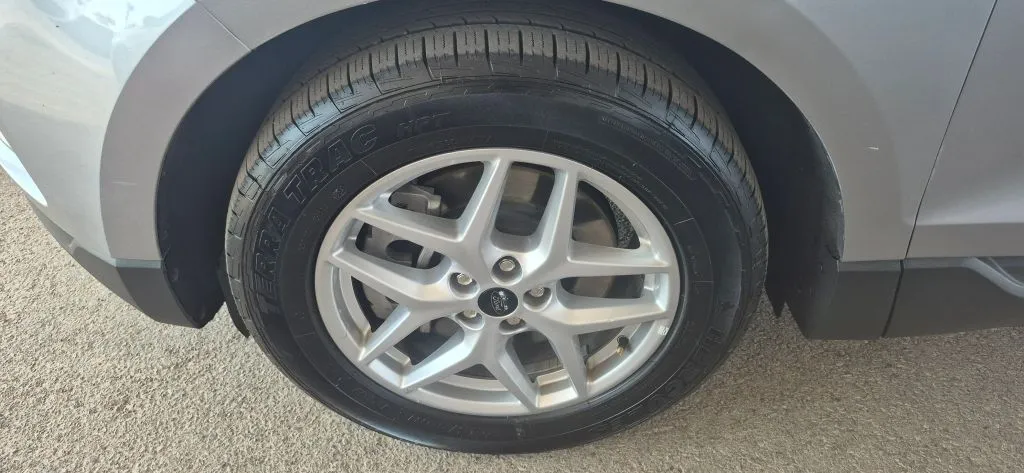 Ford Edge photo 17