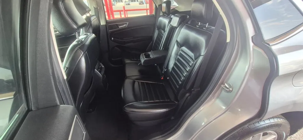Ford Edge photo 11