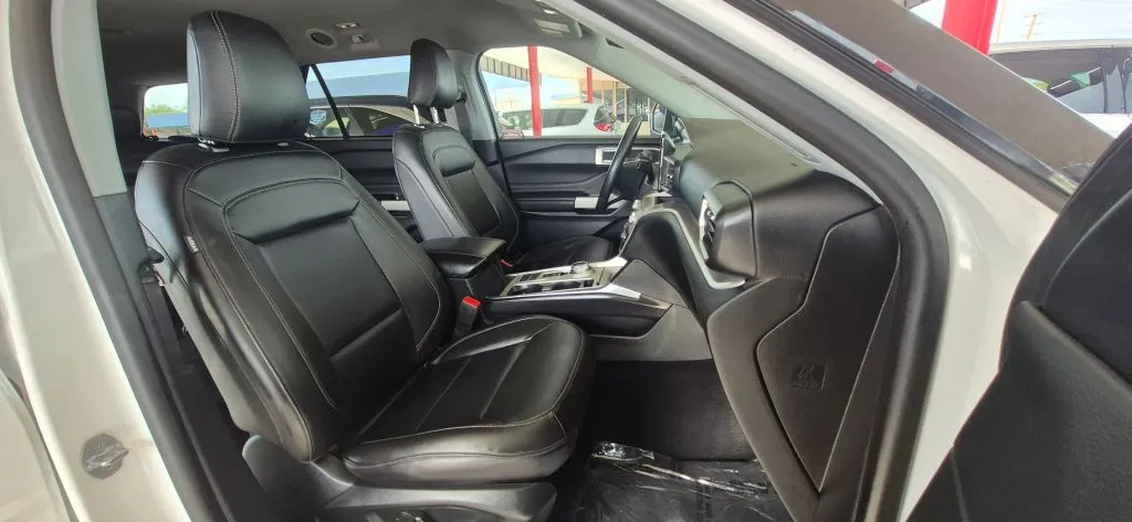 Ford Explorer photo 16
