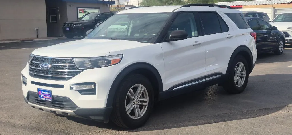 Ford Explorer photo 2