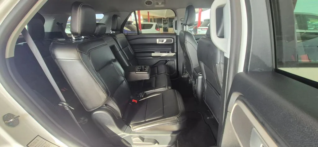 Ford Explorer photo 15